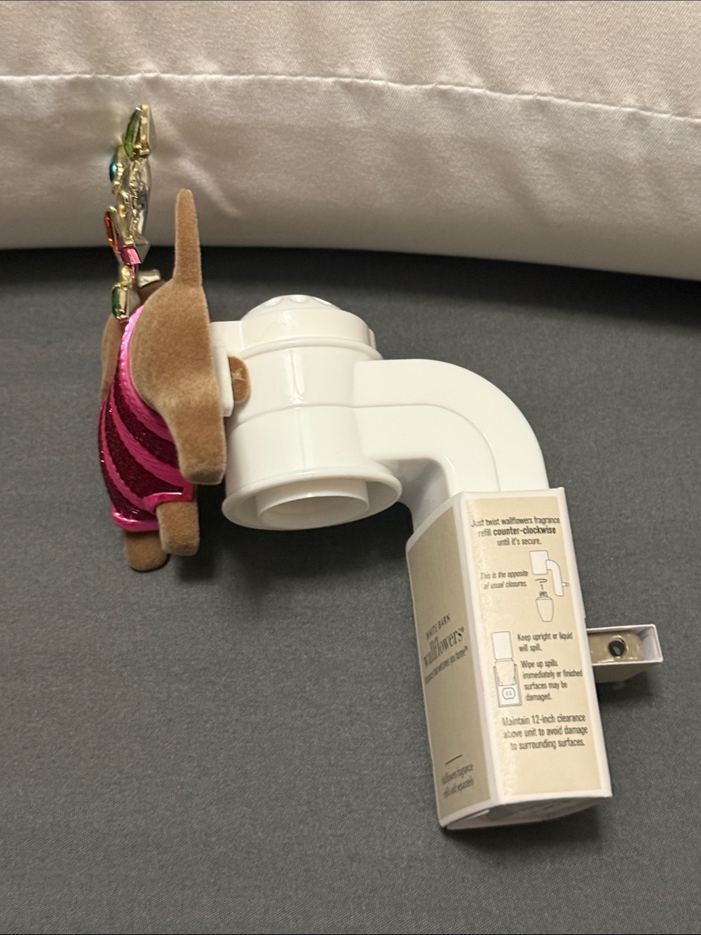 Bath & Body Works Holiday Brown Dachshund Wallflower with Pink & Jewel Accents - Picture 4 of 6